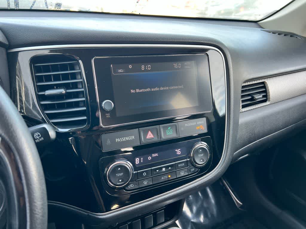 Thumbnail: 2018 Mitsubishi Outlander - 26