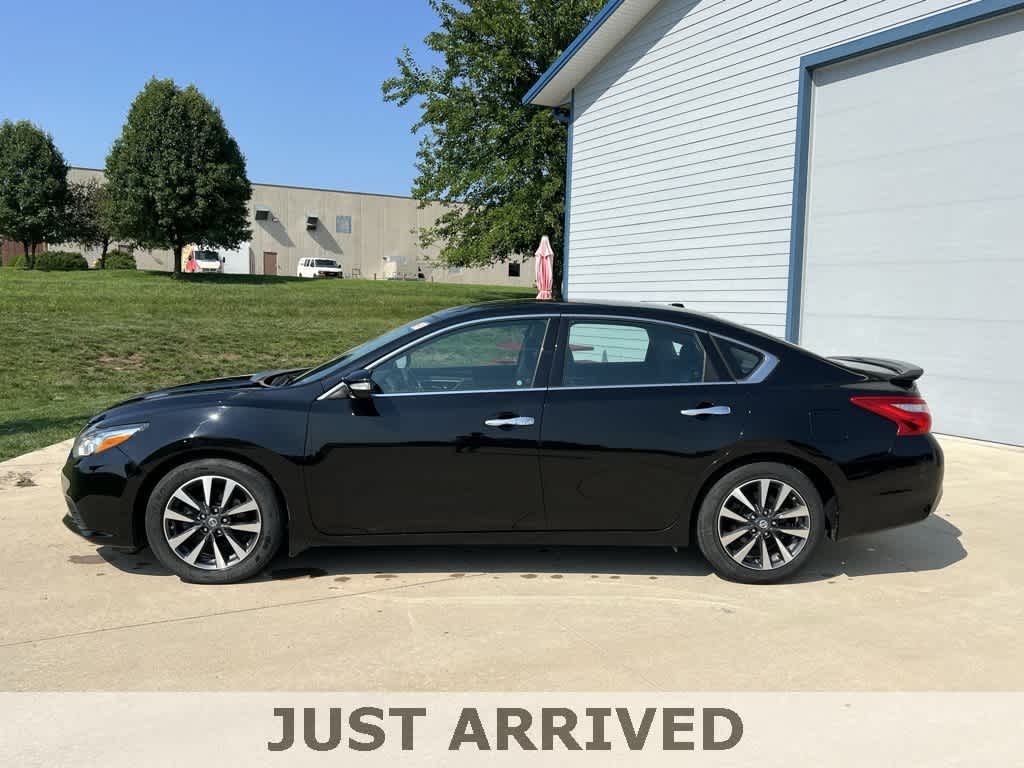 Thumbnail: 2016 Nissan Altima - 3