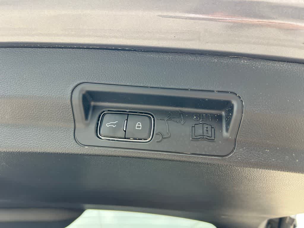 Thumbnail: 2021 Ford Explorer - 25