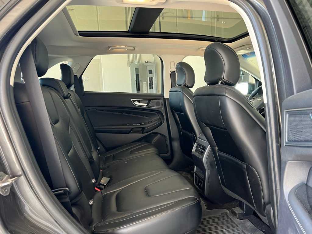 Thumbnail: 2019 Ford Edge - 18