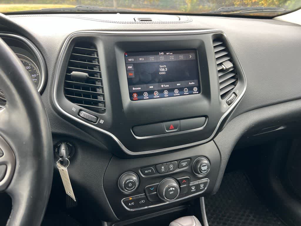 Thumbnail: 2019 Jeep Cherokee - 21