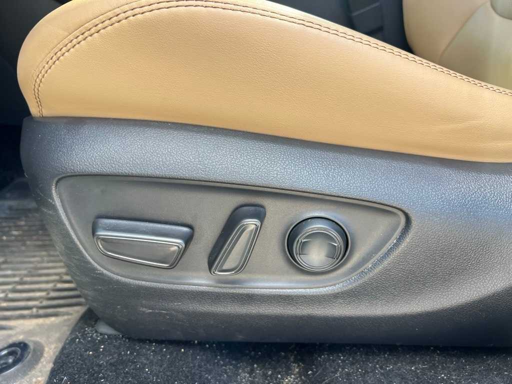 Thumbnail: 2020 Toyota RAV4 - 27