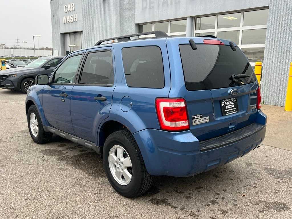 Thumbnail: 2010 Ford Escape - 3