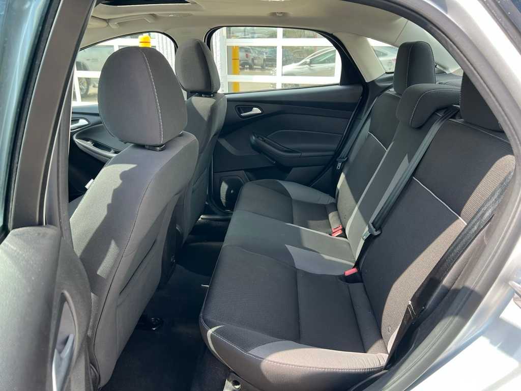 2014 Ford Focus SE 16