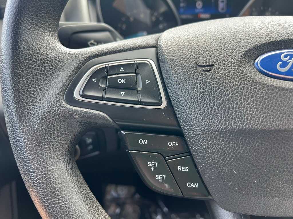 Thumbnail: 2016 Ford Focus - 21