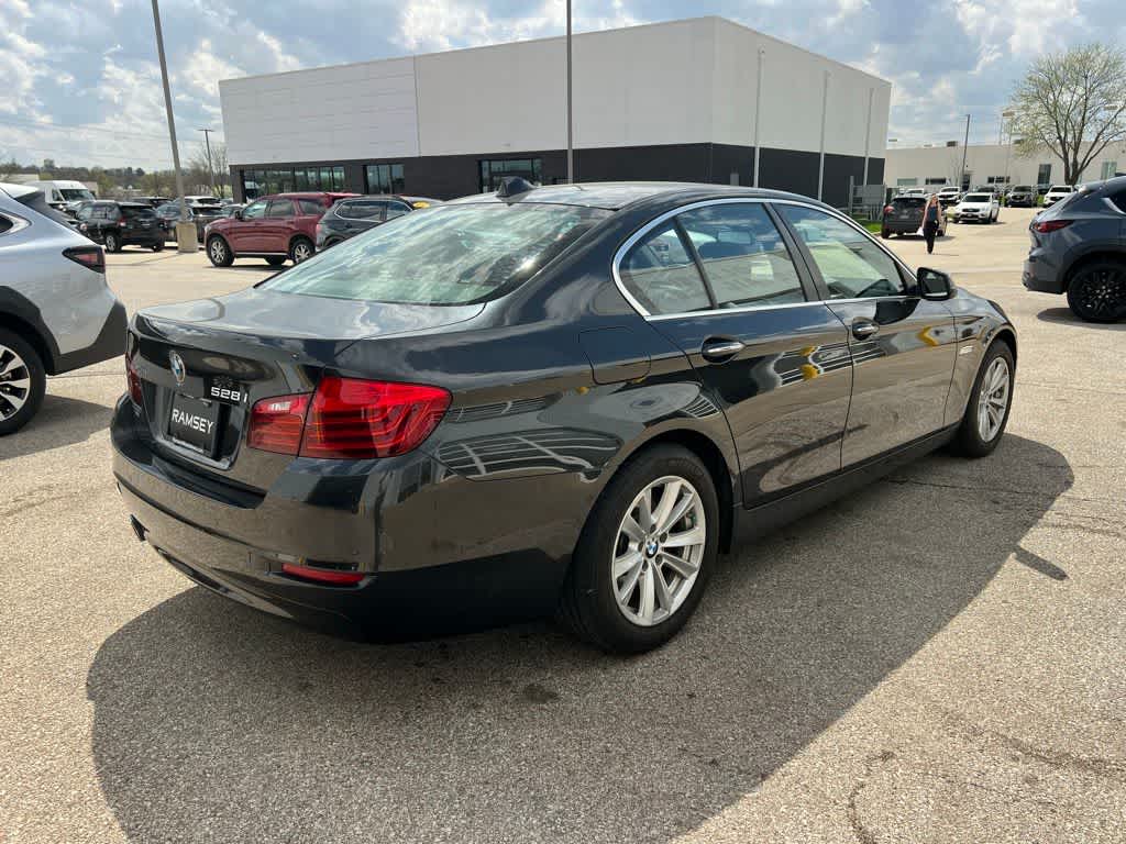Thumbnail: 2016 BMW 5 Series - 6