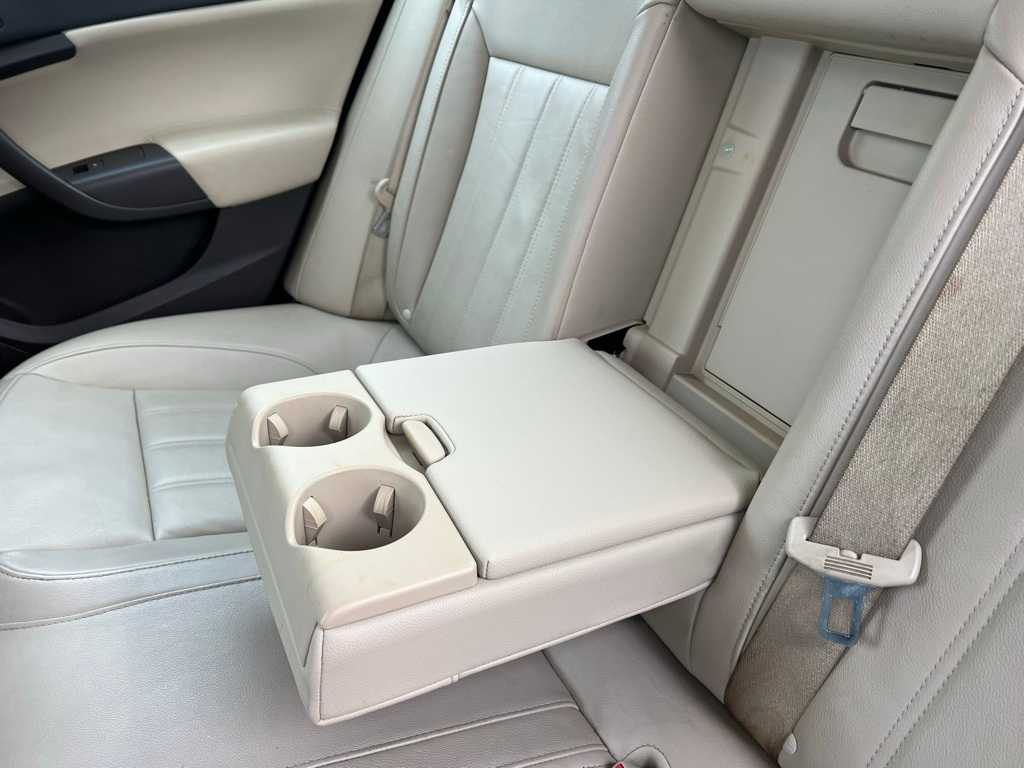 Thumbnail: 2011 Buick Regal - 19