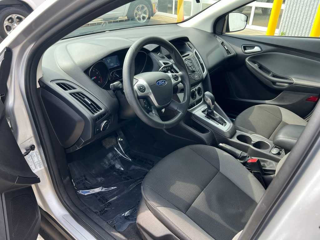 2014 Ford Focus SE 11