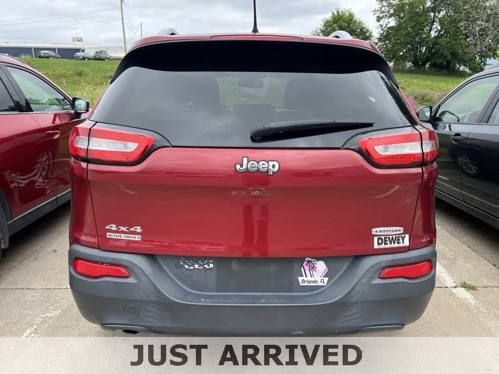 Thumbnail: 2017 Jeep Cherokee - 3