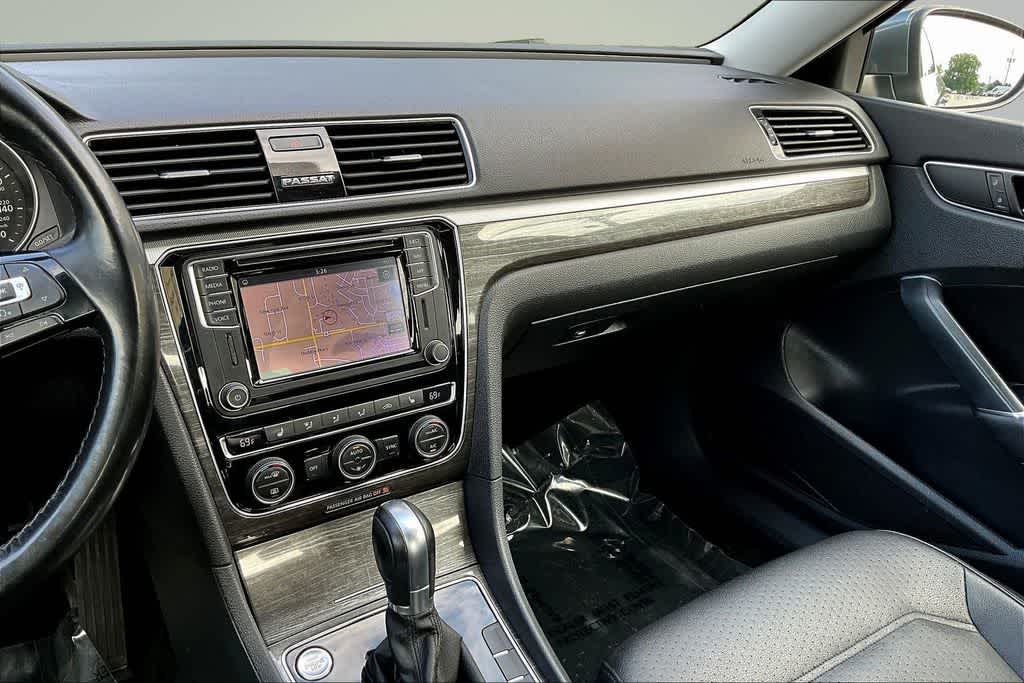 Thumbnail: 2018 Volkswagen Passat - 6