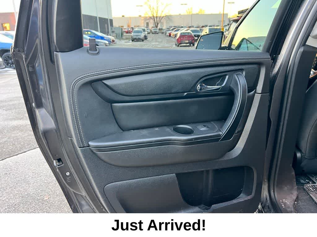 Thumbnail: 2016 Chevrolet Traverse - 16