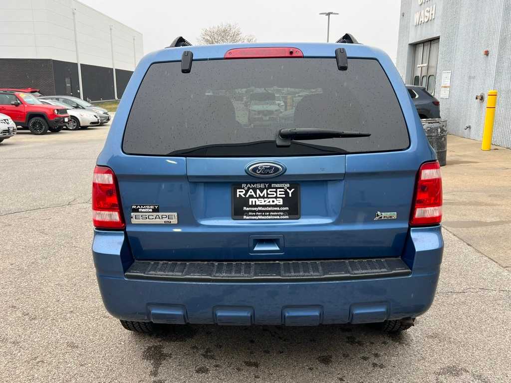 Thumbnail: 2010 Ford Escape - 4