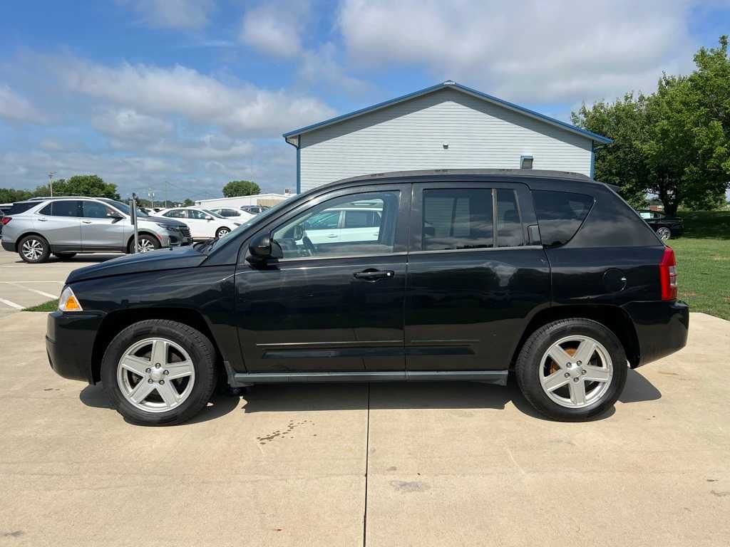 Thumbnail: 2010 Jeep Compass - 3