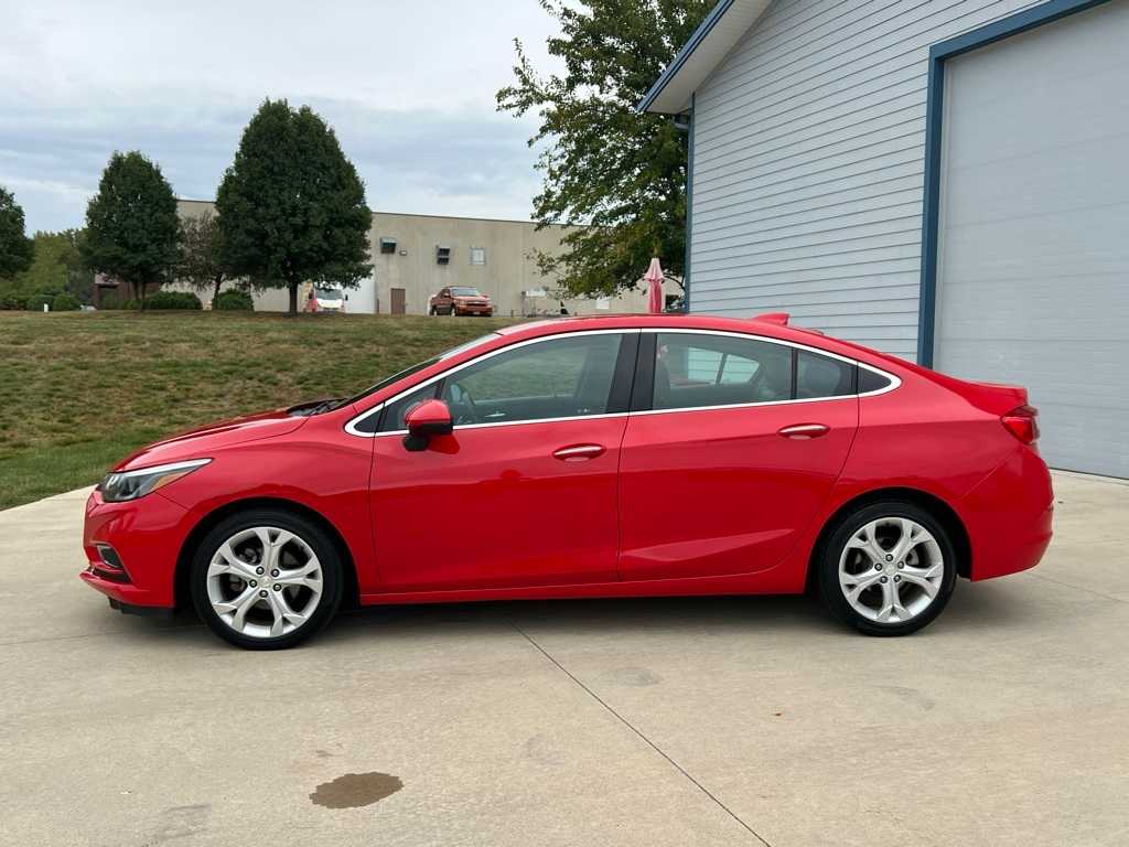 Thumbnail: 2016 Chevrolet Cruze - 3