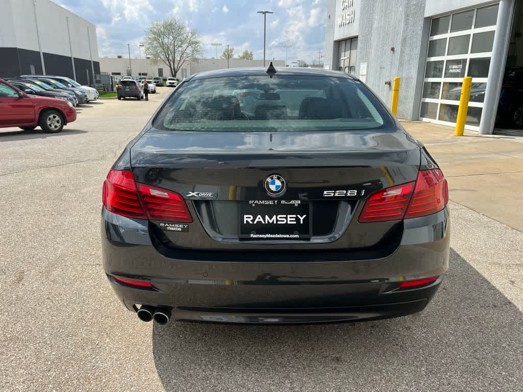 Thumbnail: 2016 BMW 5 Series - 5