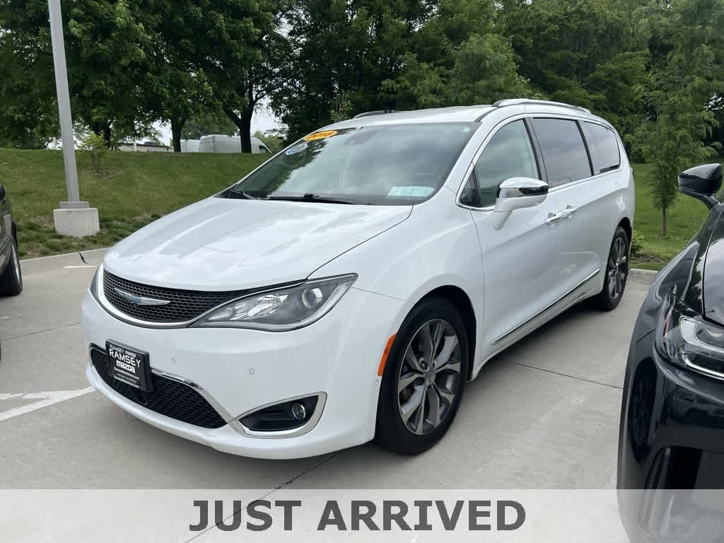 2018 Chrysler Pacifica Limited -
                  Urbandale, IA