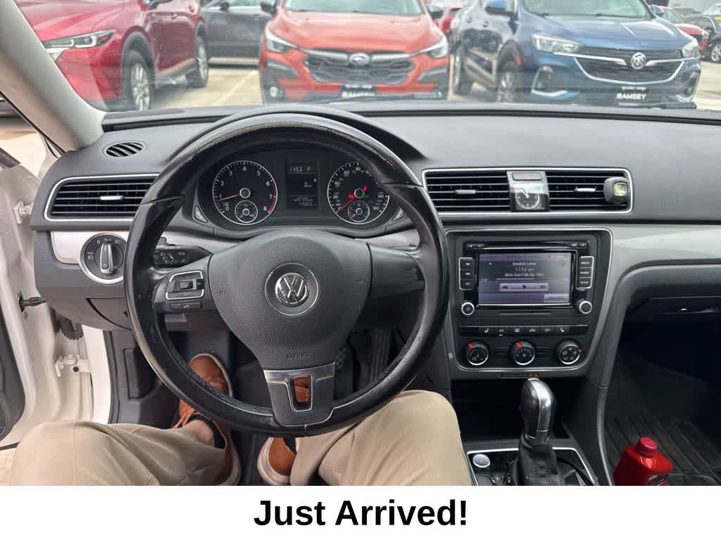 Thumbnail: 2015 Volkswagen Passat - 9