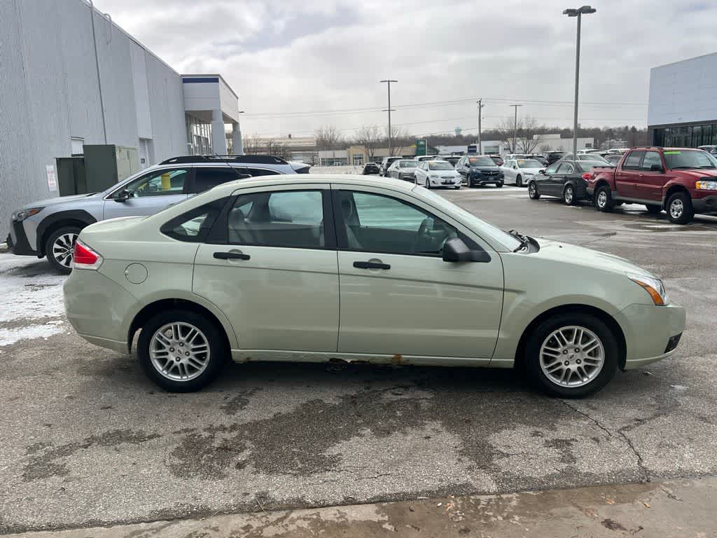 Thumbnail: 2010 Ford Focus - 7