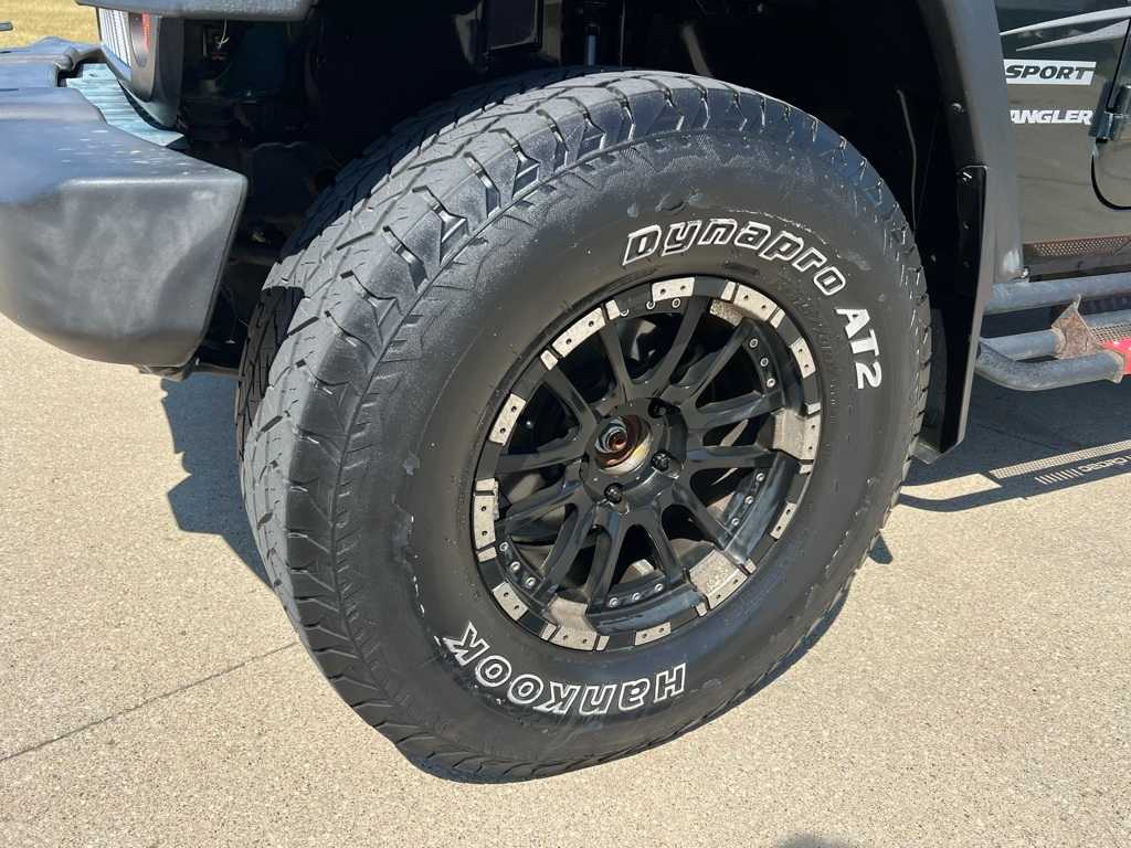 Thumbnail: 2010 Jeep Wrangler - 10