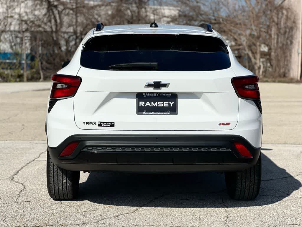 Thumbnail: 2025 Chevrolet Trax - 5