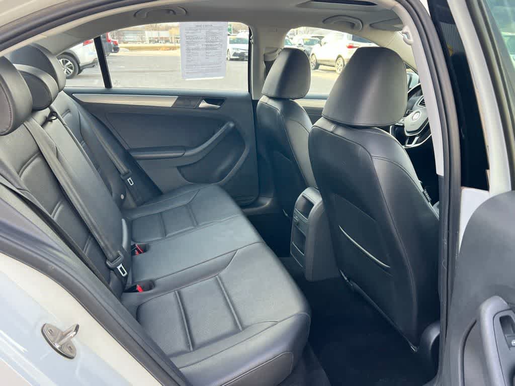 Thumbnail: 2017 Volkswagen Jetta - 25