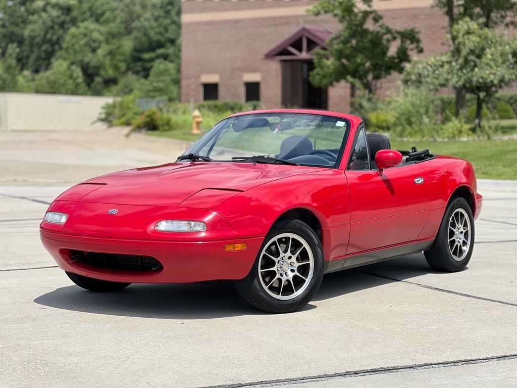 Thumbnail: 1995 Mazda MX-5 Miata - 2