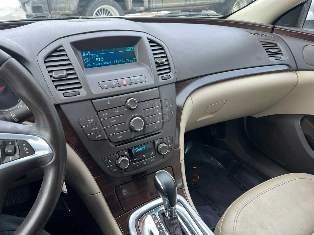 Thumbnail: 2011 Buick Regal - 27