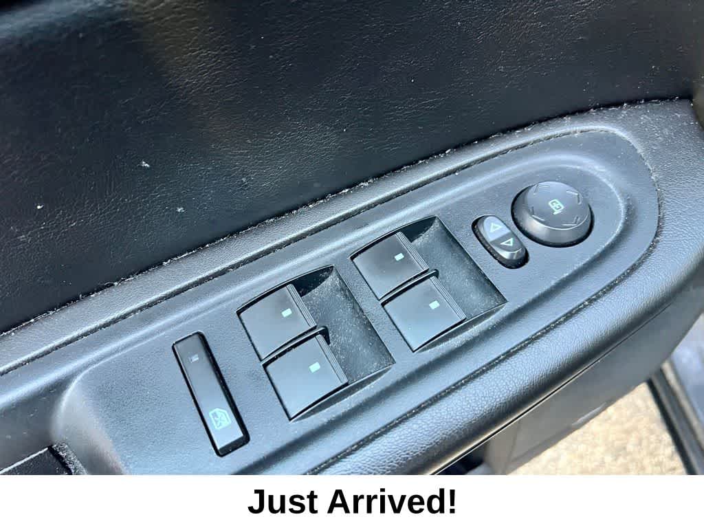 Thumbnail: 2016 Chevrolet Traverse - 12