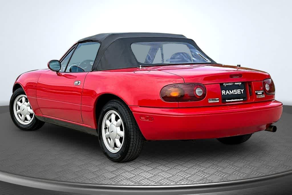 Thumbnail: 1992 Mazda MX-5 Miata - 12