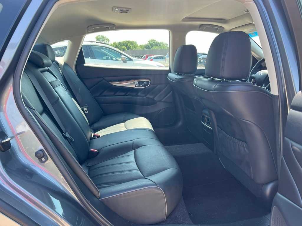 Thumbnail: 2017 INFINITI Q70 - 17