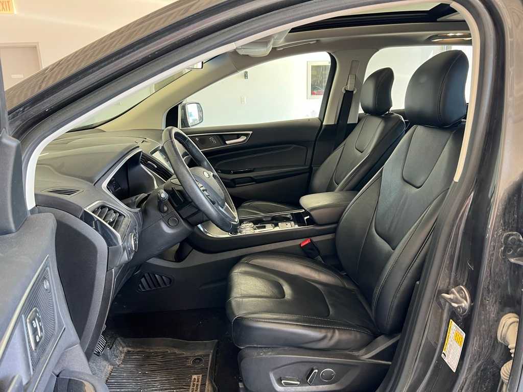 Thumbnail: 2019 Ford Edge - 11