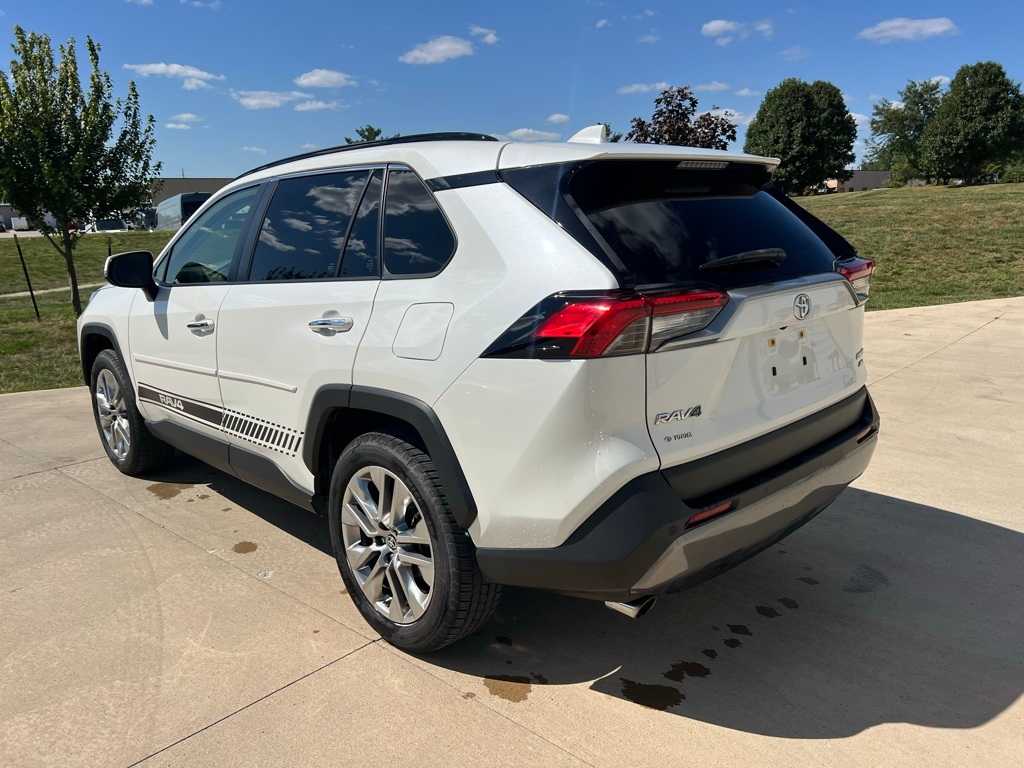 Thumbnail: 2020 Toyota RAV4 - 7