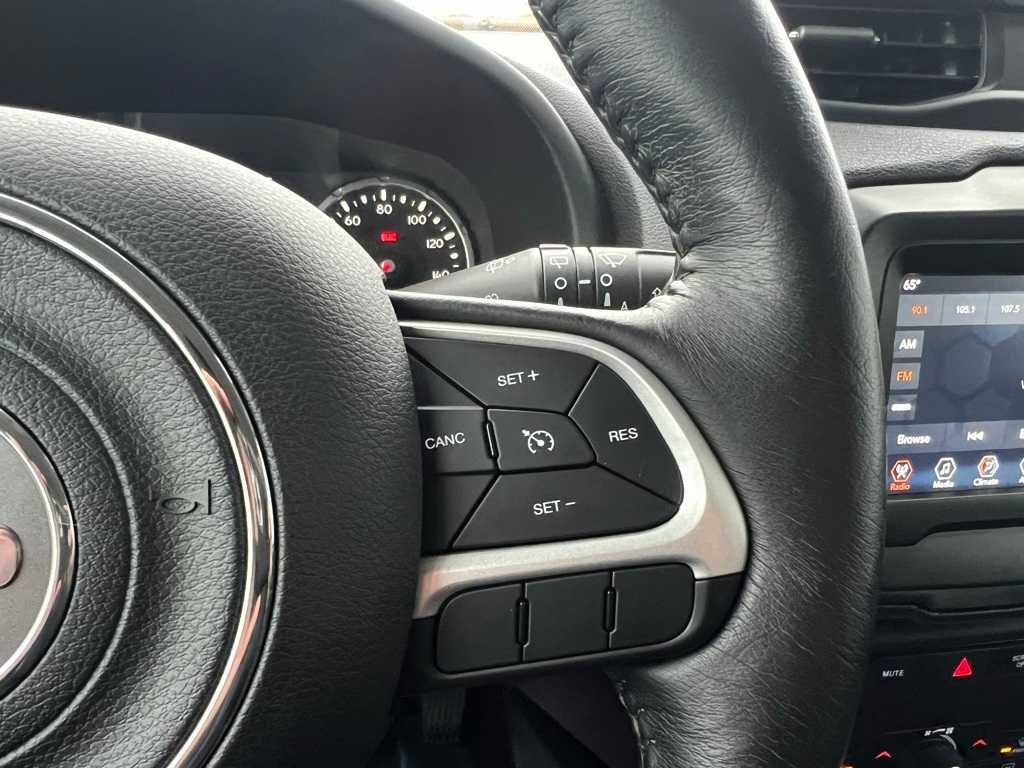 Thumbnail: 2018 Jeep Renegade - 29