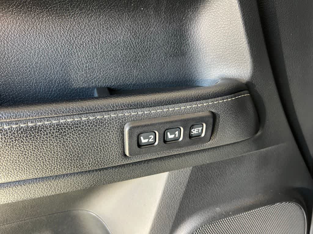 Thumbnail: 2020 Toyota 4Runner - 16