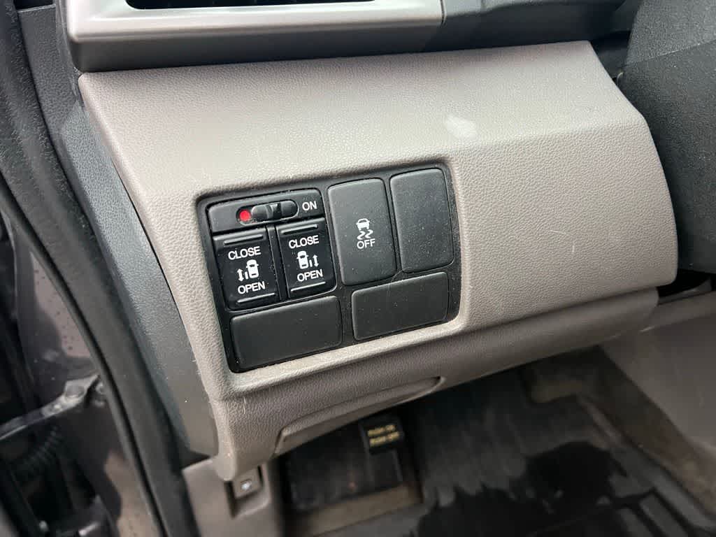 Thumbnail: 2016 Honda Odyssey - 14