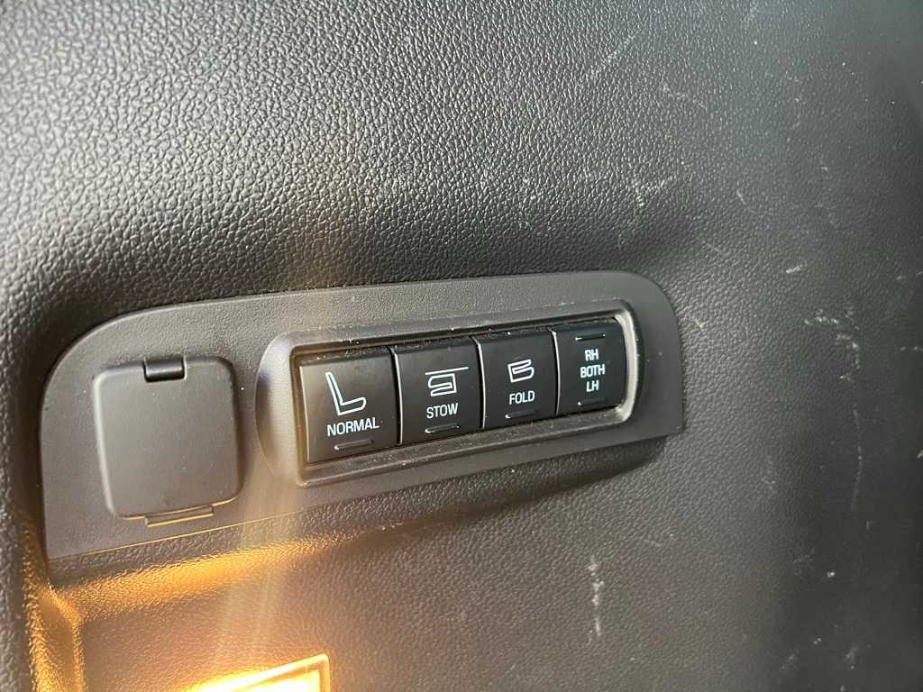 Thumbnail: 2014 Ford Explorer - 22