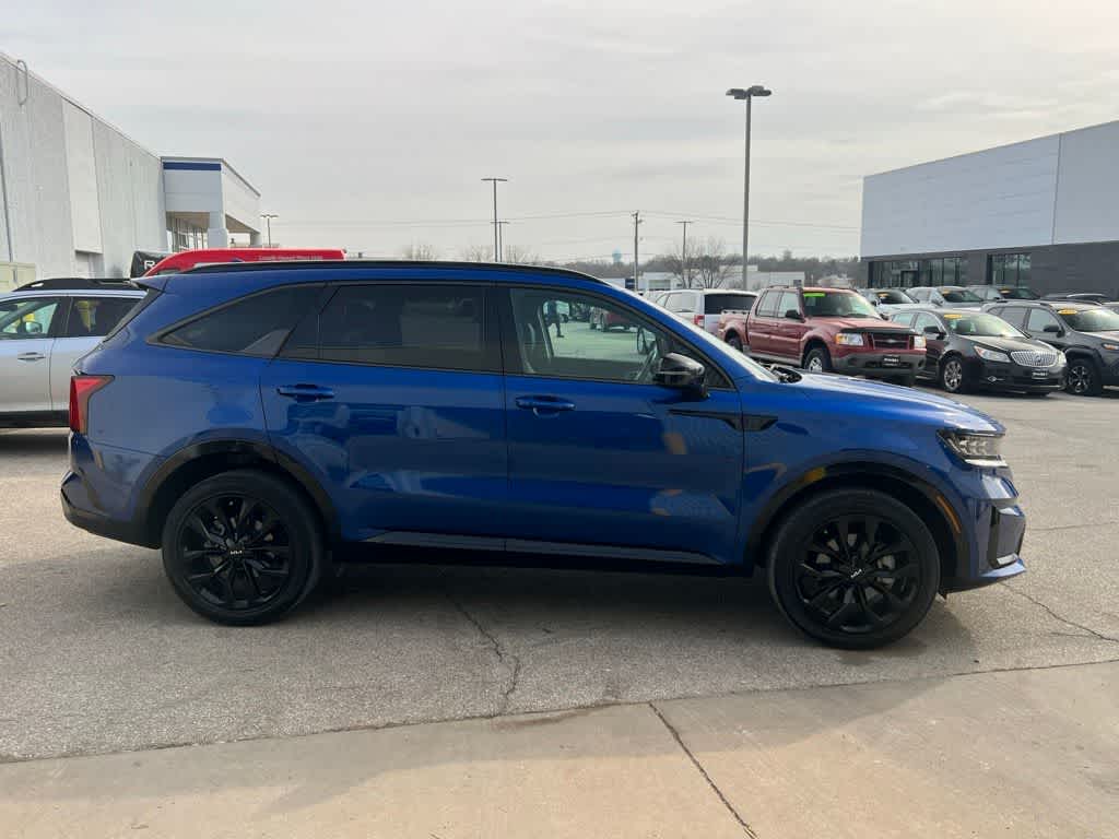 Thumbnail: 2023 Kia Sorento - 7