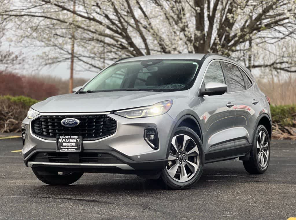 Thumbnail: 2023 Ford Escape - 1