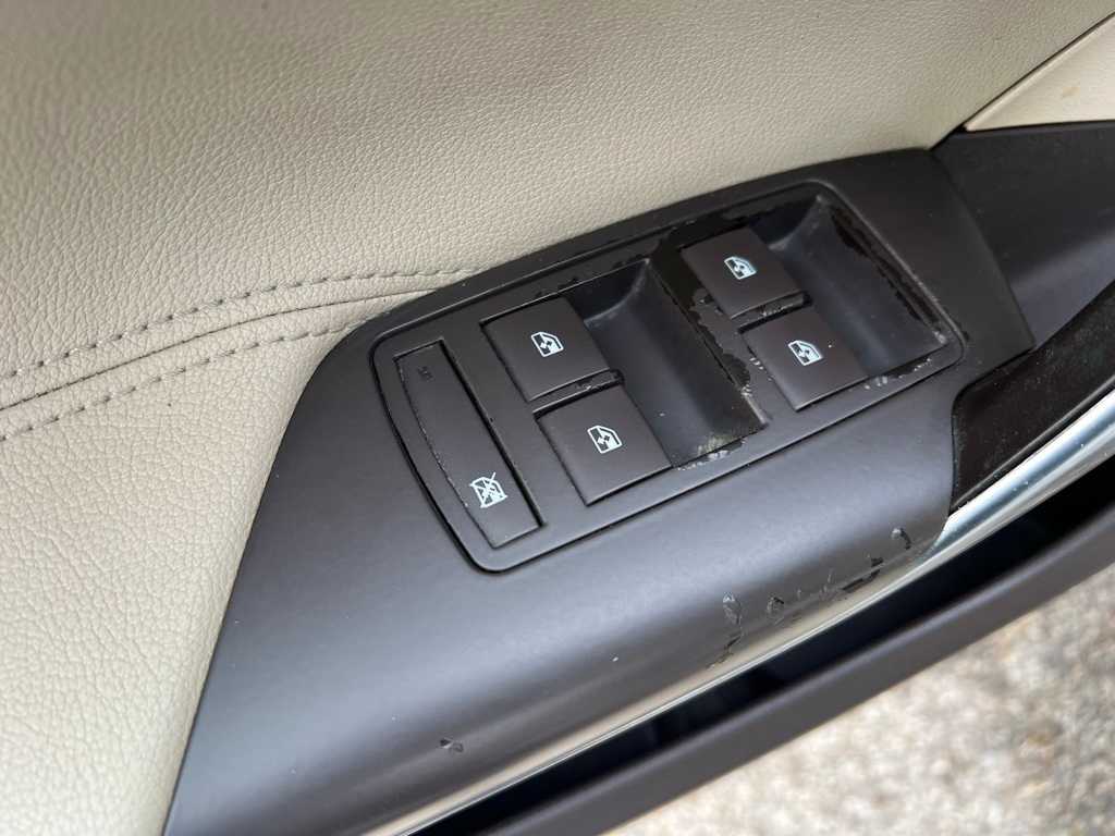 Thumbnail: 2011 Buick Regal - 15