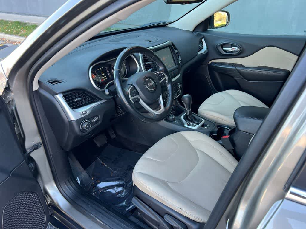 Thumbnail: 2016 Jeep Cherokee - 13