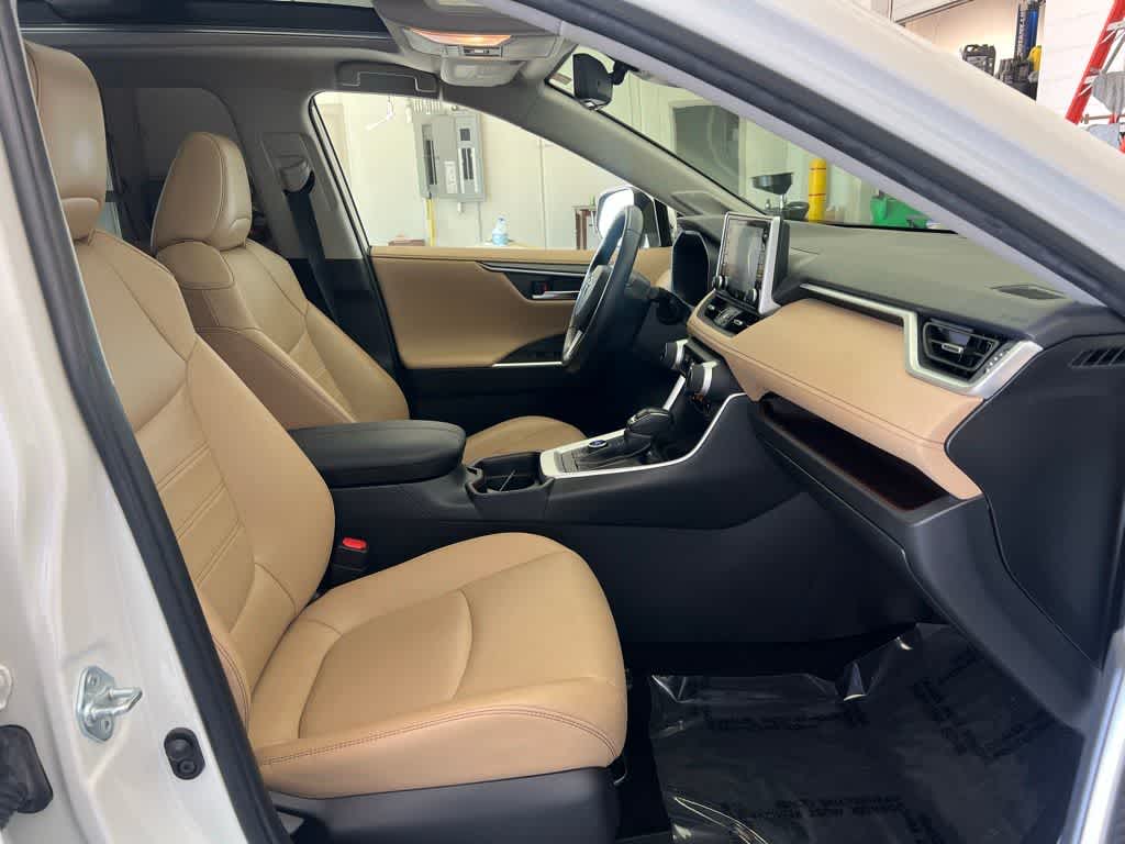 Thumbnail: 2020 Toyota RAV4 - 30