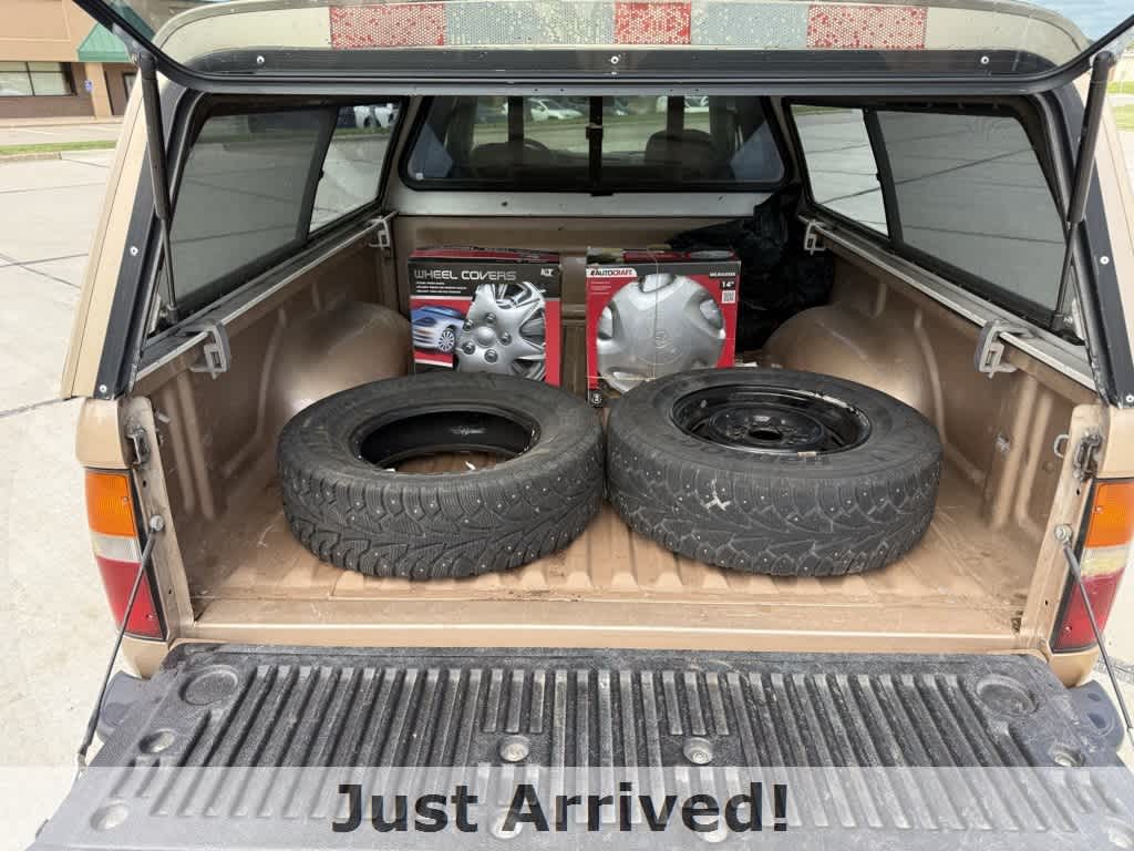 Thumbnail: 2000 Toyota Tacoma - 9