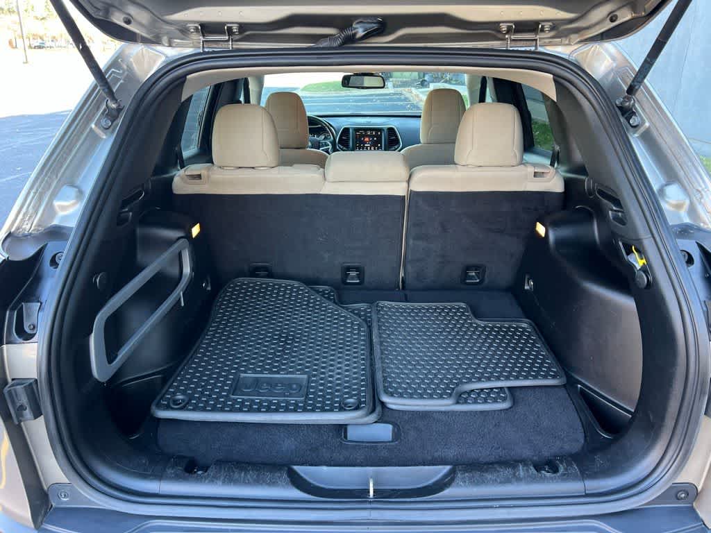 Thumbnail: 2016 Jeep Cherokee - 23