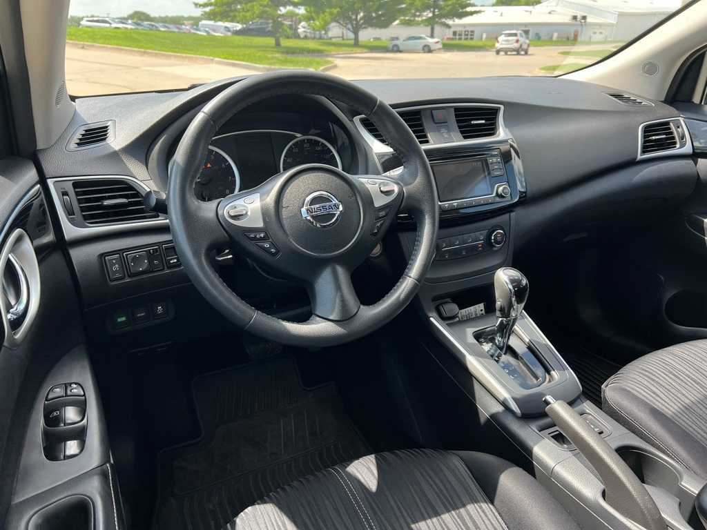 Thumbnail: 2016 Nissan Sentra - 19