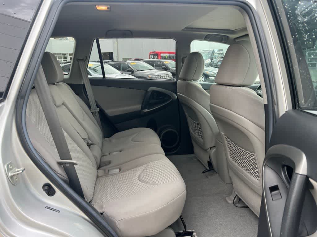 Thumbnail: 2012 Toyota RAV4 - 20