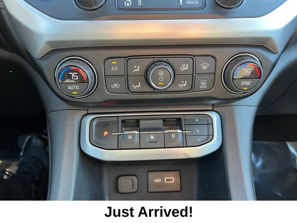 Thumbnail: 2021 GMC Acadia - 38