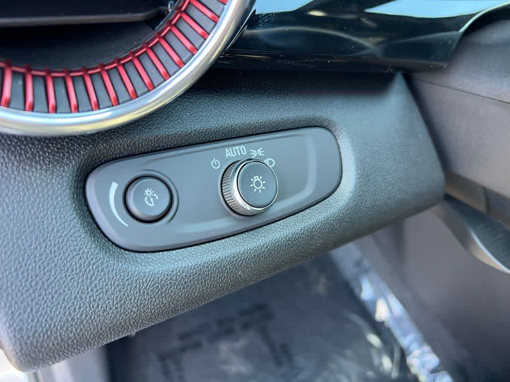 Thumbnail: 2025 Chevrolet Trax - 16