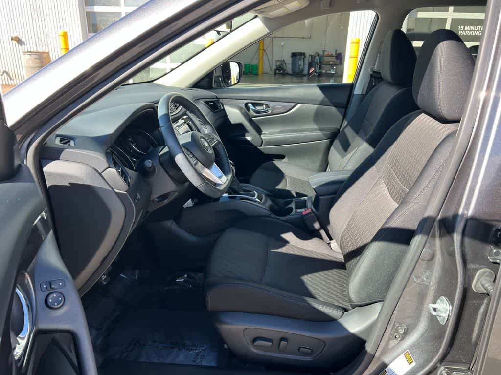 Thumbnail: 2018 Nissan Rogue - 14