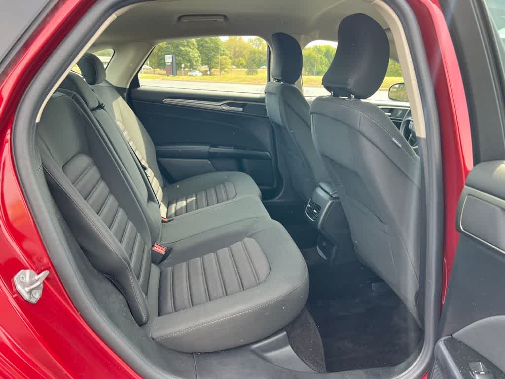 Thumbnail: 2017 Ford Fusion - 17