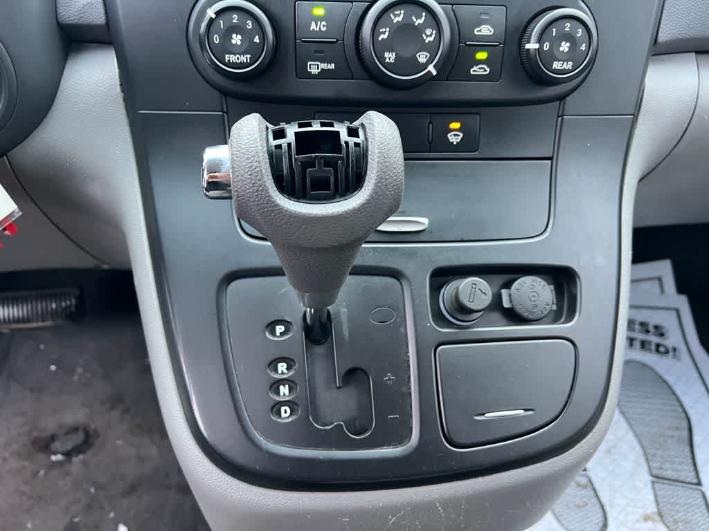 Thumbnail: 2012 Kia Sedona - 26